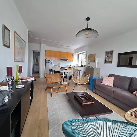 شقة Vue Pour 2 Avec Balcon Et Parking - Fr-1-364-186 *