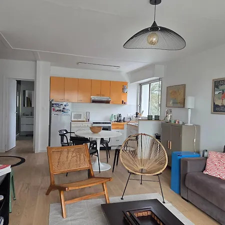 Vue Pour 2 Avec Balcon Et Parking - Fr-1-364-186 *