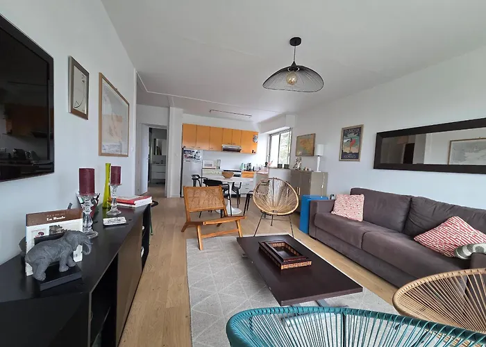 Daire Vue Pour 2 Avec Balcon Et Parking - Fr-1-364-186 *