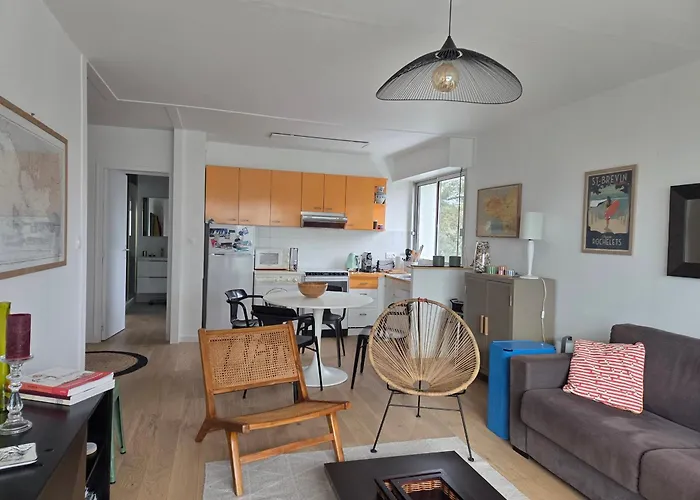 Vue Pour 2 Avec Balcon Et Parking - Fr-1-364-186 *