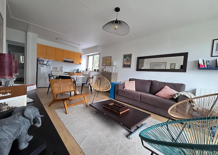 Daire Vue Pour 2 Avec Balcon Et Parking - Fr-1-364-186 *